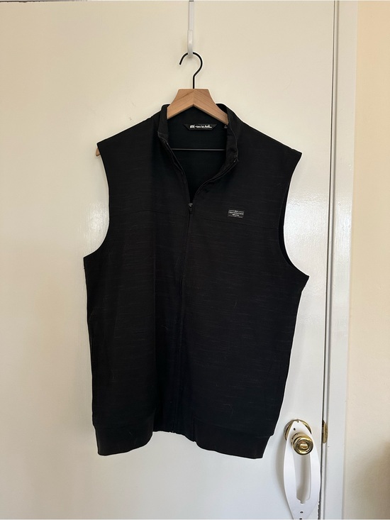 Travis Mathew Other - Men’s Travis Matthew vest, black, size L